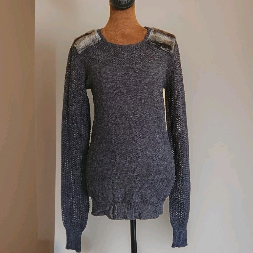 Allen B Wool Blend Sweater Size S Women's Faux Fur Shoulder Gray Lightweight